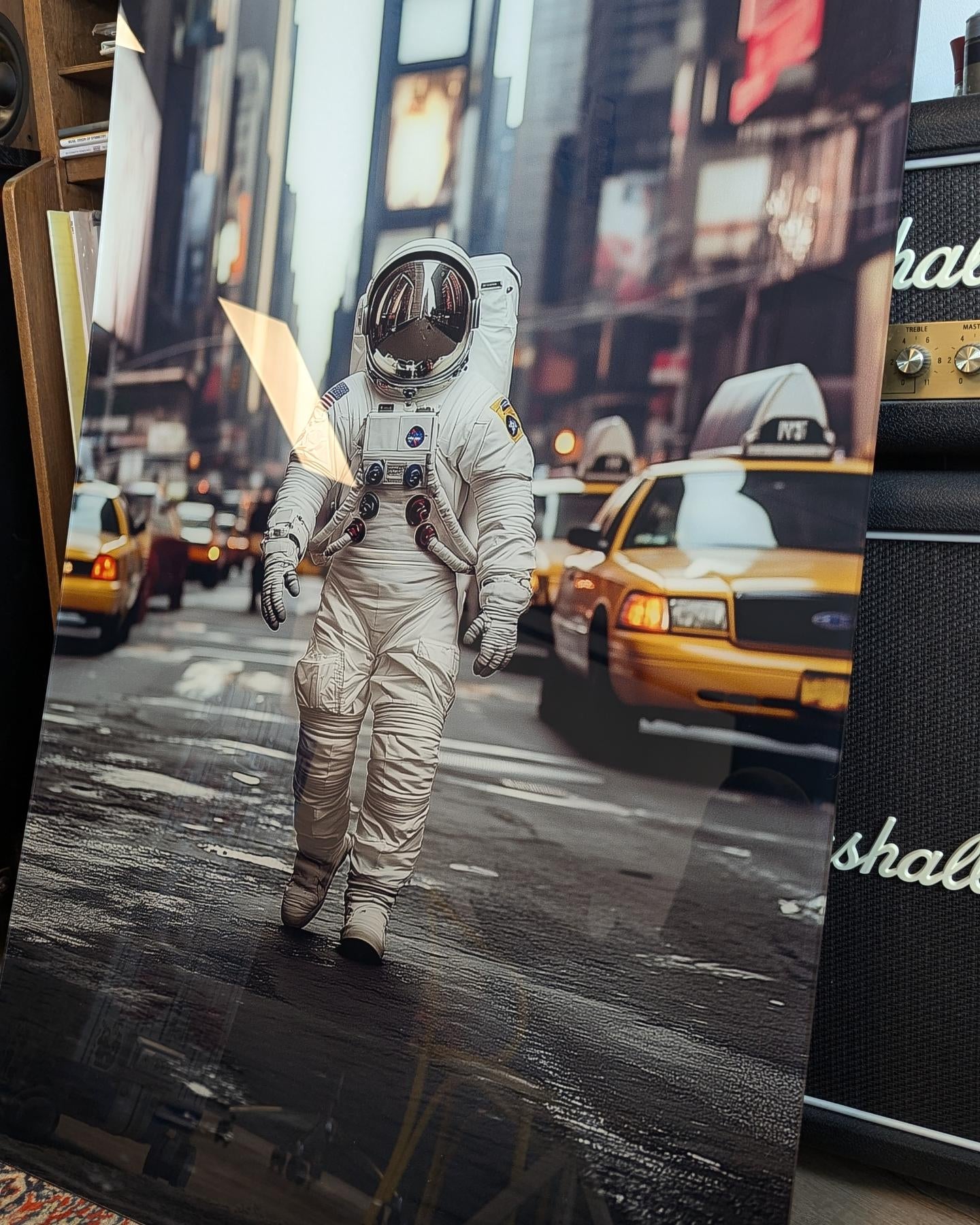 „Astronaut in NYC“ Kunstwerk 65x118cm (1 von nur 5)