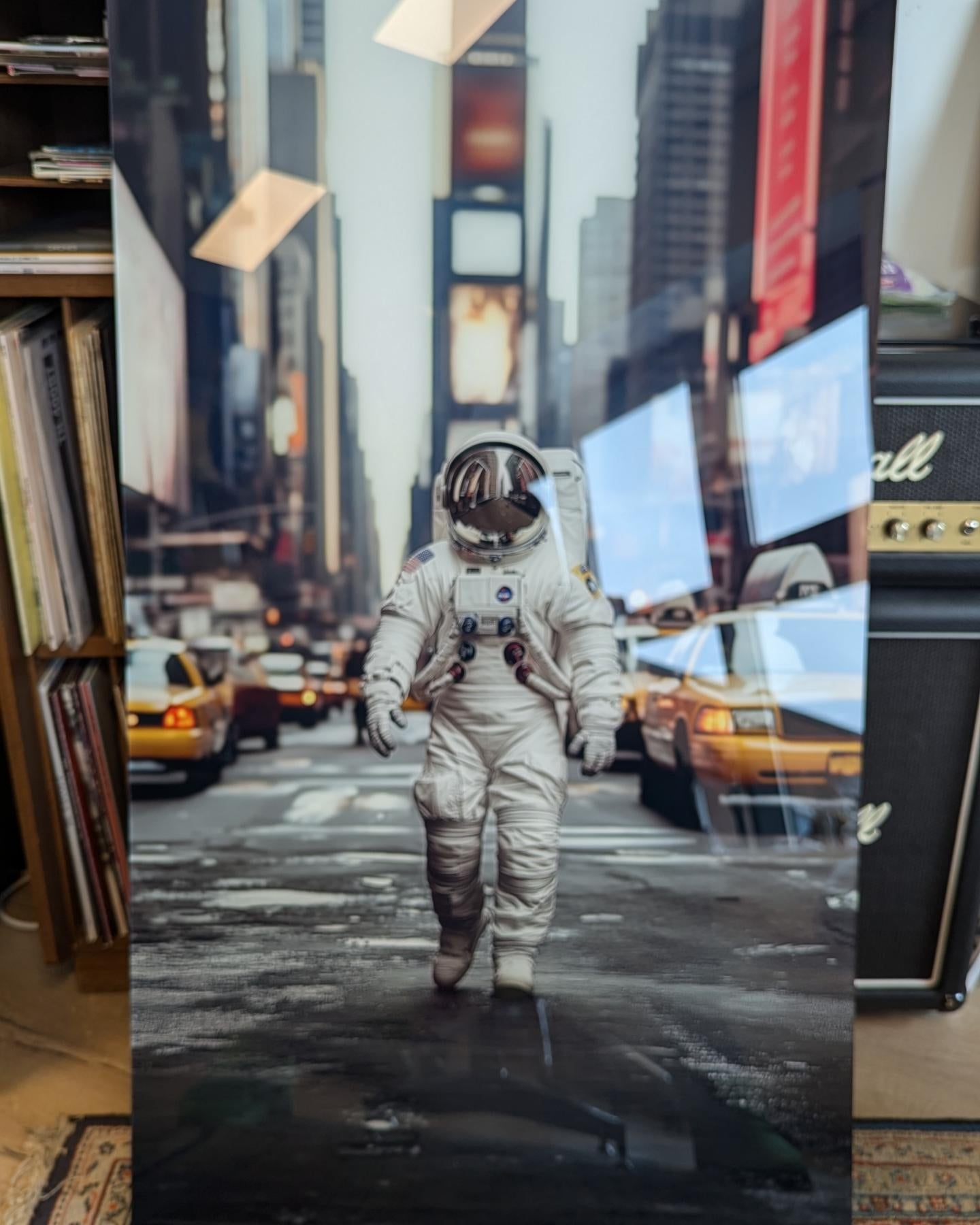 „Astronaut in NYC“ Kunstwerk 65x118cm (1 von nur 5)