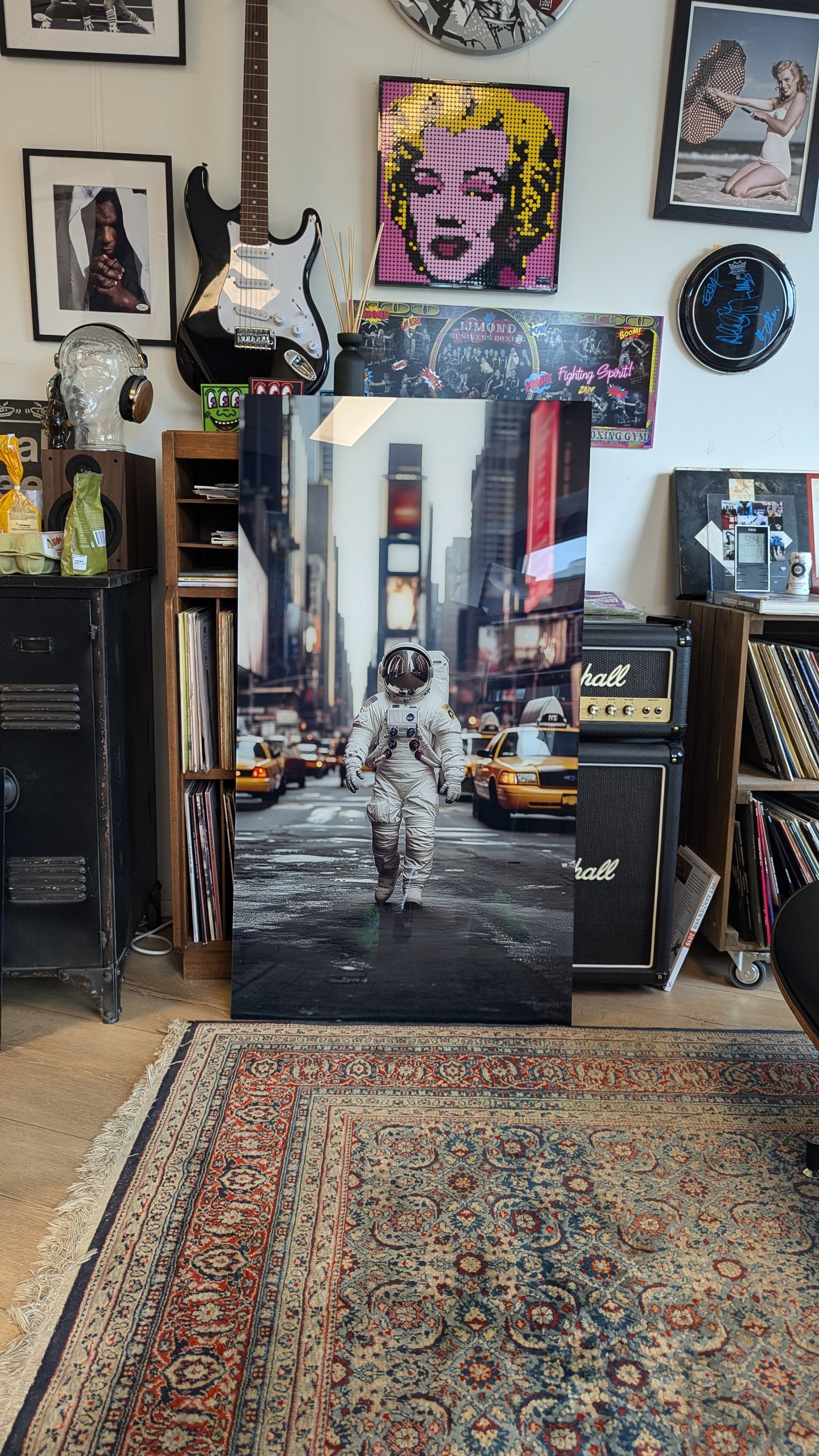 „Astronaut in NYC“ Kunstwerk 65x118cm (1 von nur 5)
